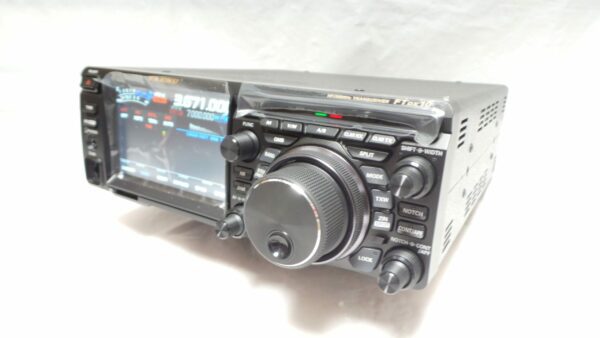Yaesu FTDX10 HF Transceiver USED | Two Years LAMCO Select Warranty - Image 2